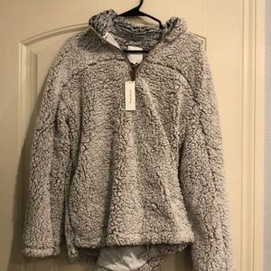 NWT Francesca’s Sherpa Pullover